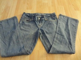 Women's American Eagle Sz 2 Short Denim Blue Jeans Slightly Distressed - $9.49