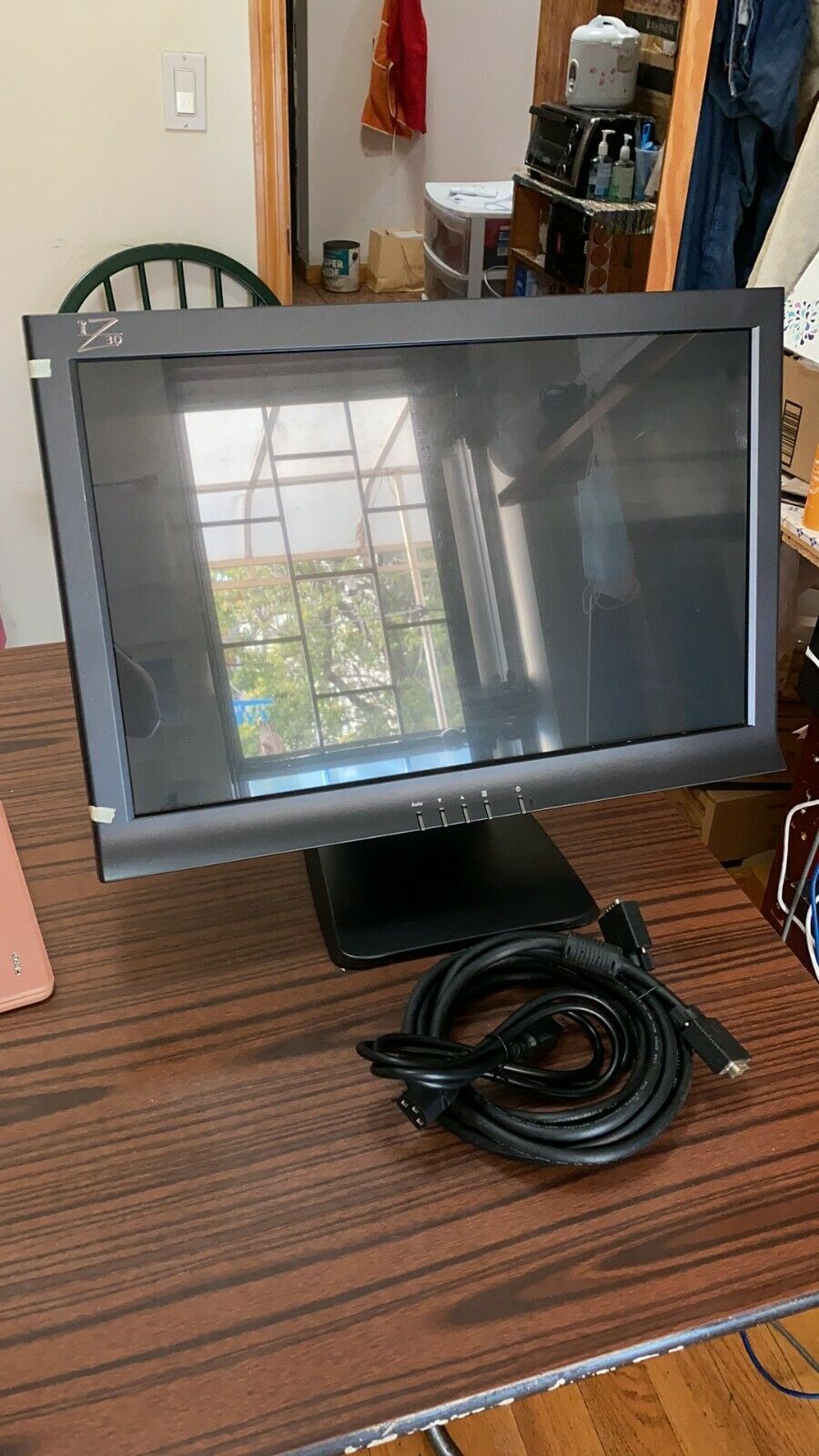 iZ3D Technology H220Z1 22" Widescreen 3D Gaming LCD Monitor w/ 3D