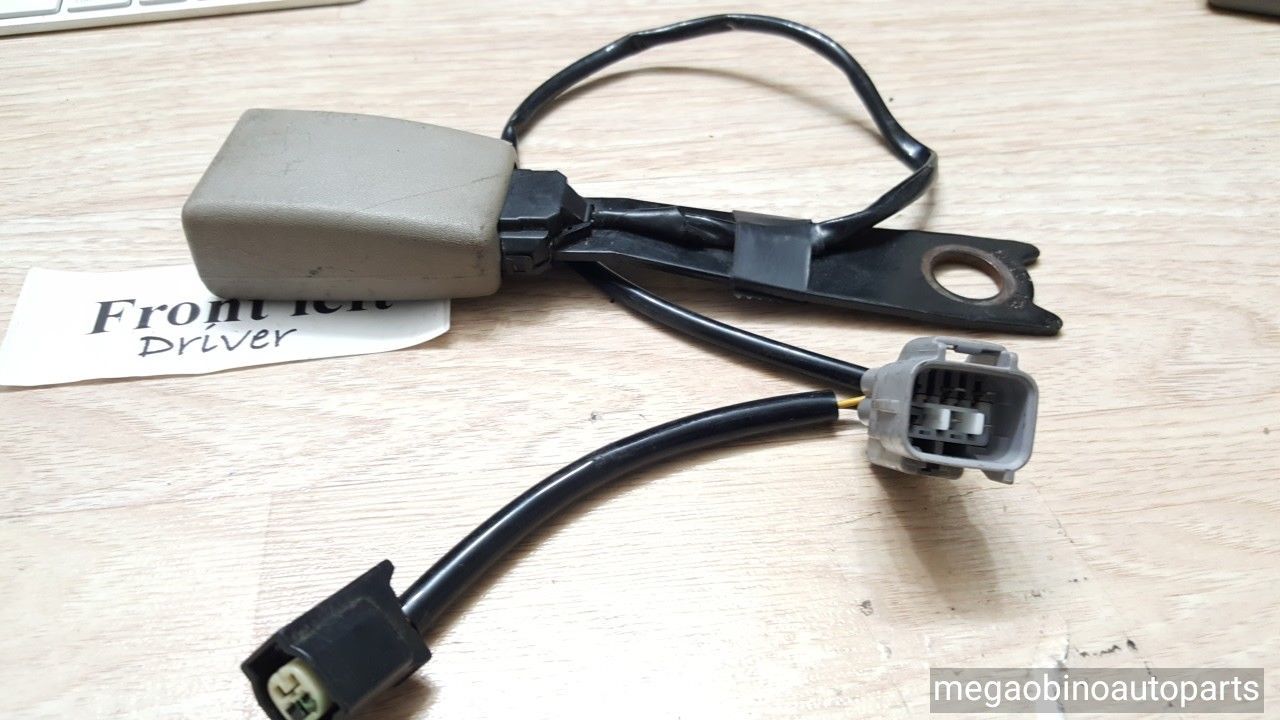 20022003 toyota camry driver seat belt buckle feo Tail Lights