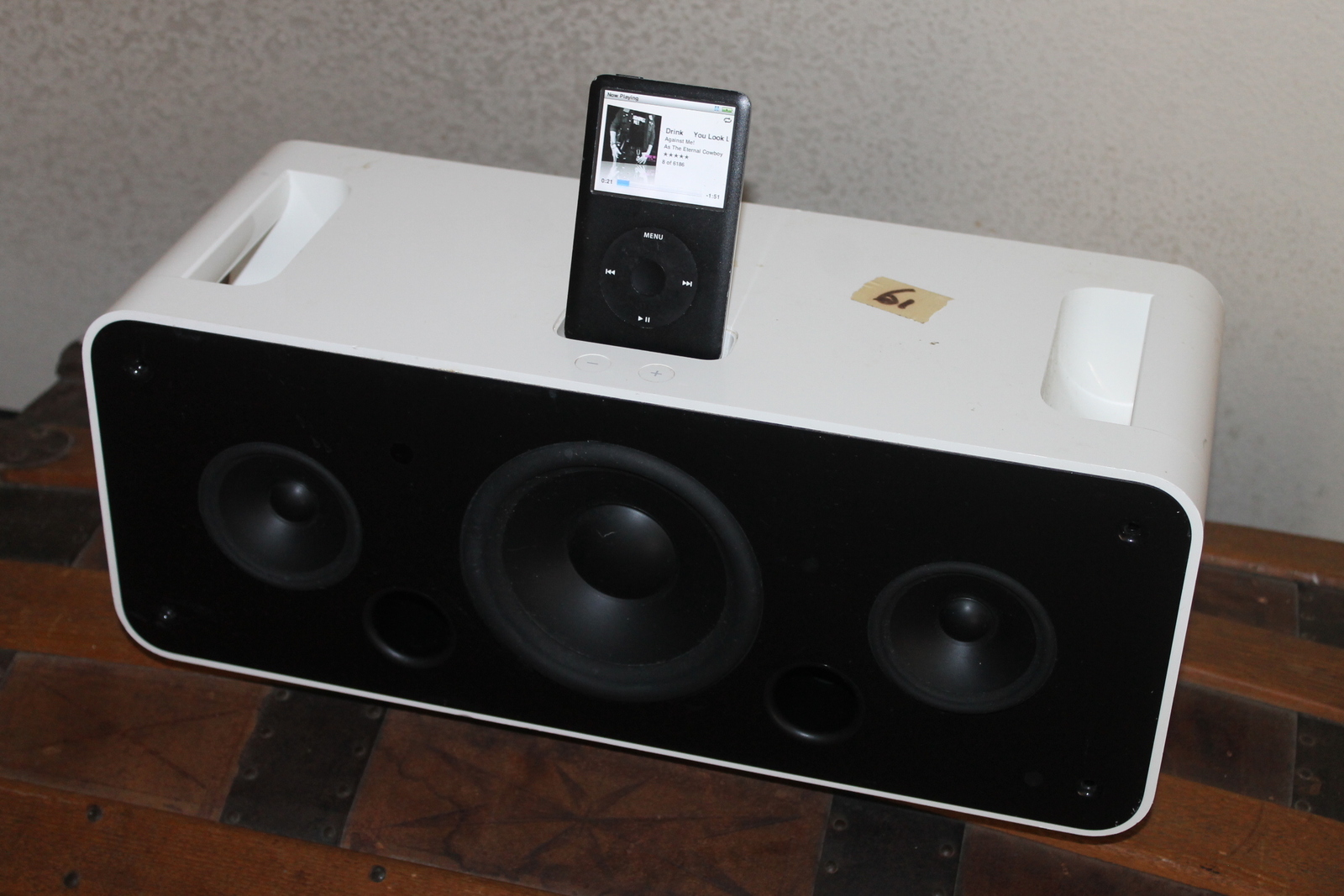 APPLE iPOD HiFi A1121 Speaker Dock Free 80gb iPod Classic remote