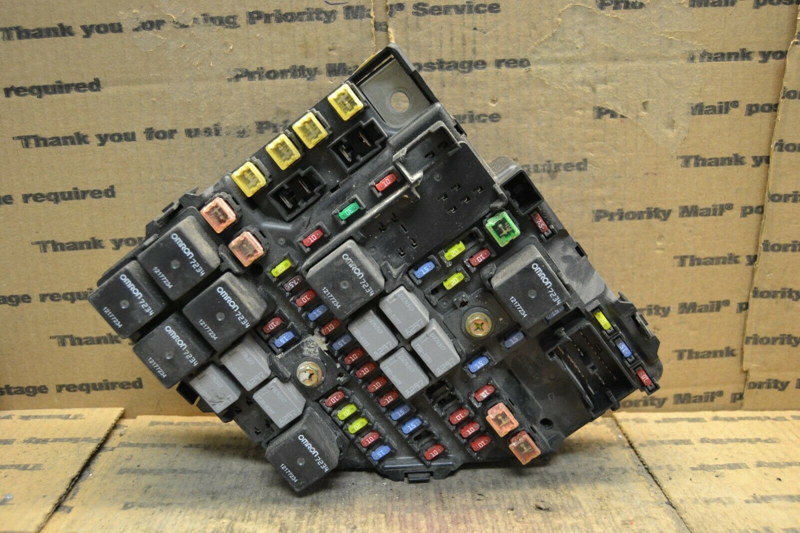 2005 Cadillac SRX Fuse Box Junction OEM 25771740 Module 779-8a3 - Other