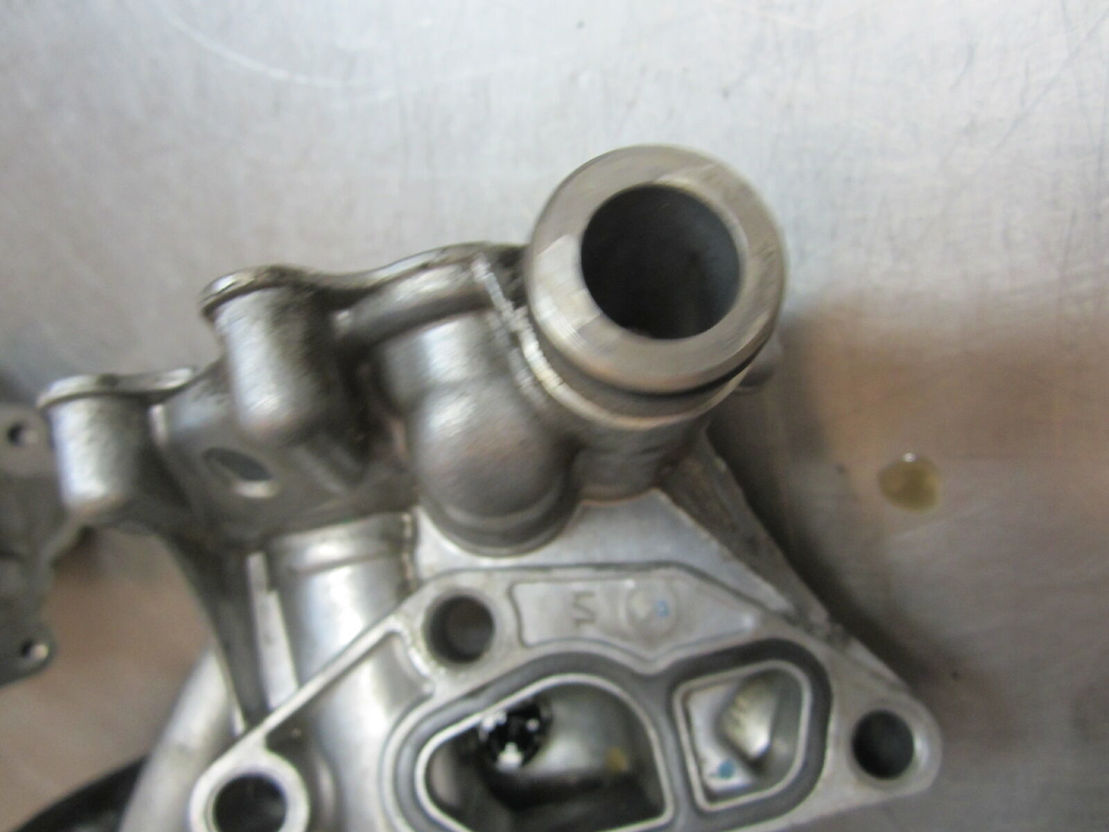 05L104 ENGINE OIL FILTER HOUSING 2012 CHEVROLET CRUZE 1.4 Car & Truck