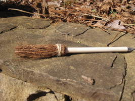 FREE WITH 100.00 PURCHASE AUTOMATIC SPELL CASTING PEN WITCHES BROOM - $0.00