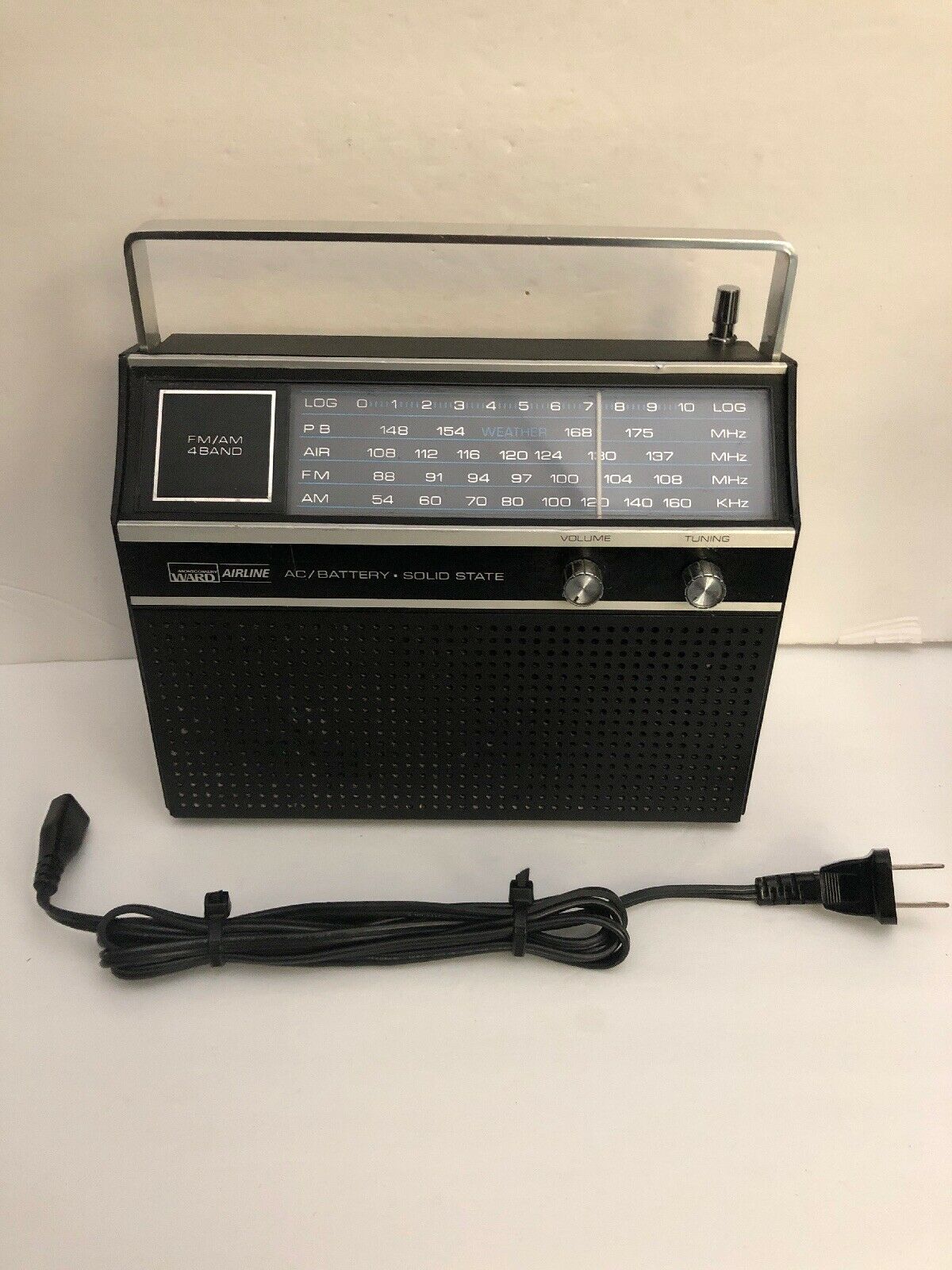 VINTAGE MONTGOMERY WARD AIRLINE MULTI BAND AM FM RADIO MODEL GEN 1454 A ...