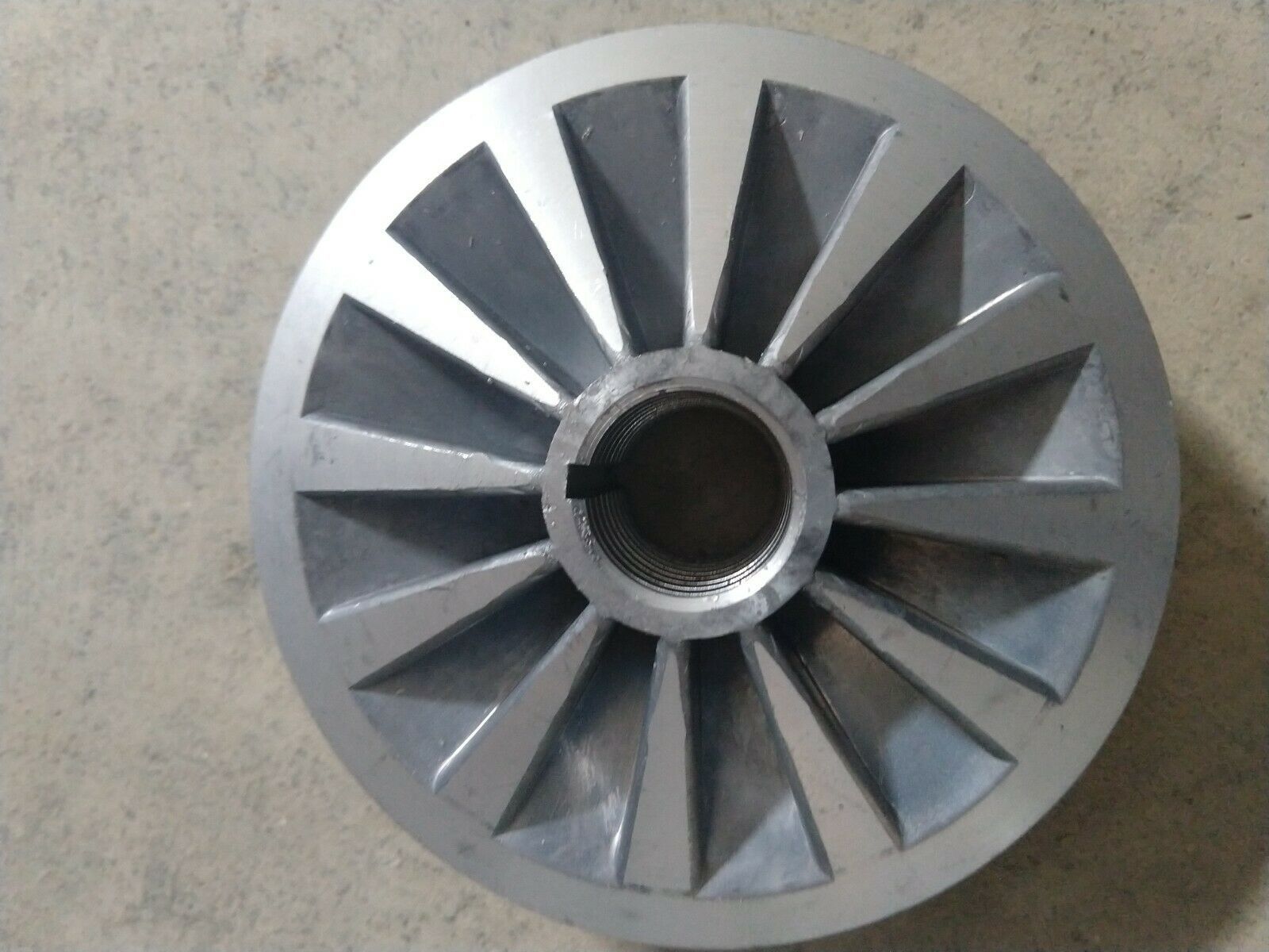 Pully Spindle CENTRAL MACHINERY Harbor Freight 12" 3/4 HP Wood Lathe