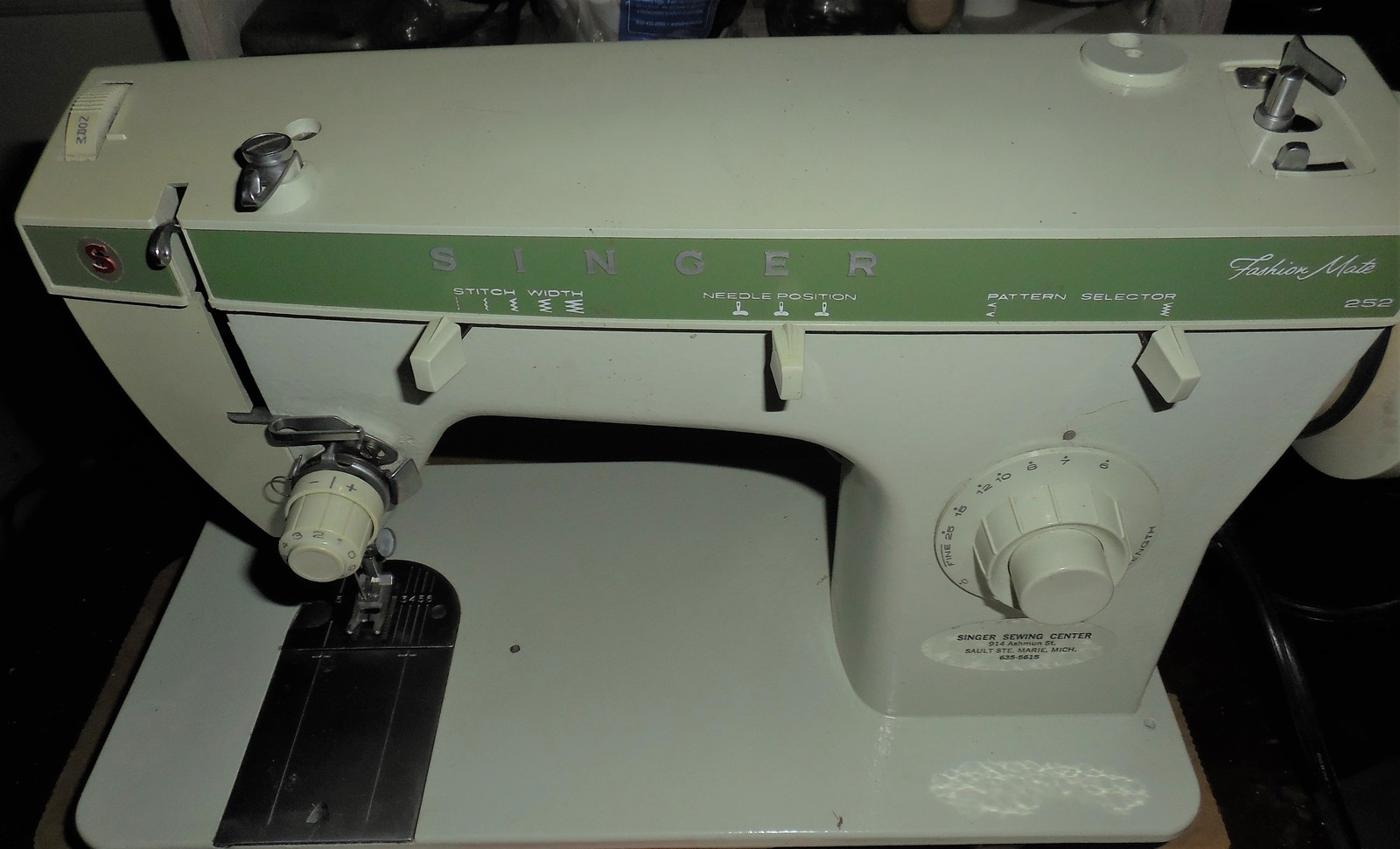 Singer 252 Fashion Mate Thread Tension Dial w/Set Screw & Thread Guides