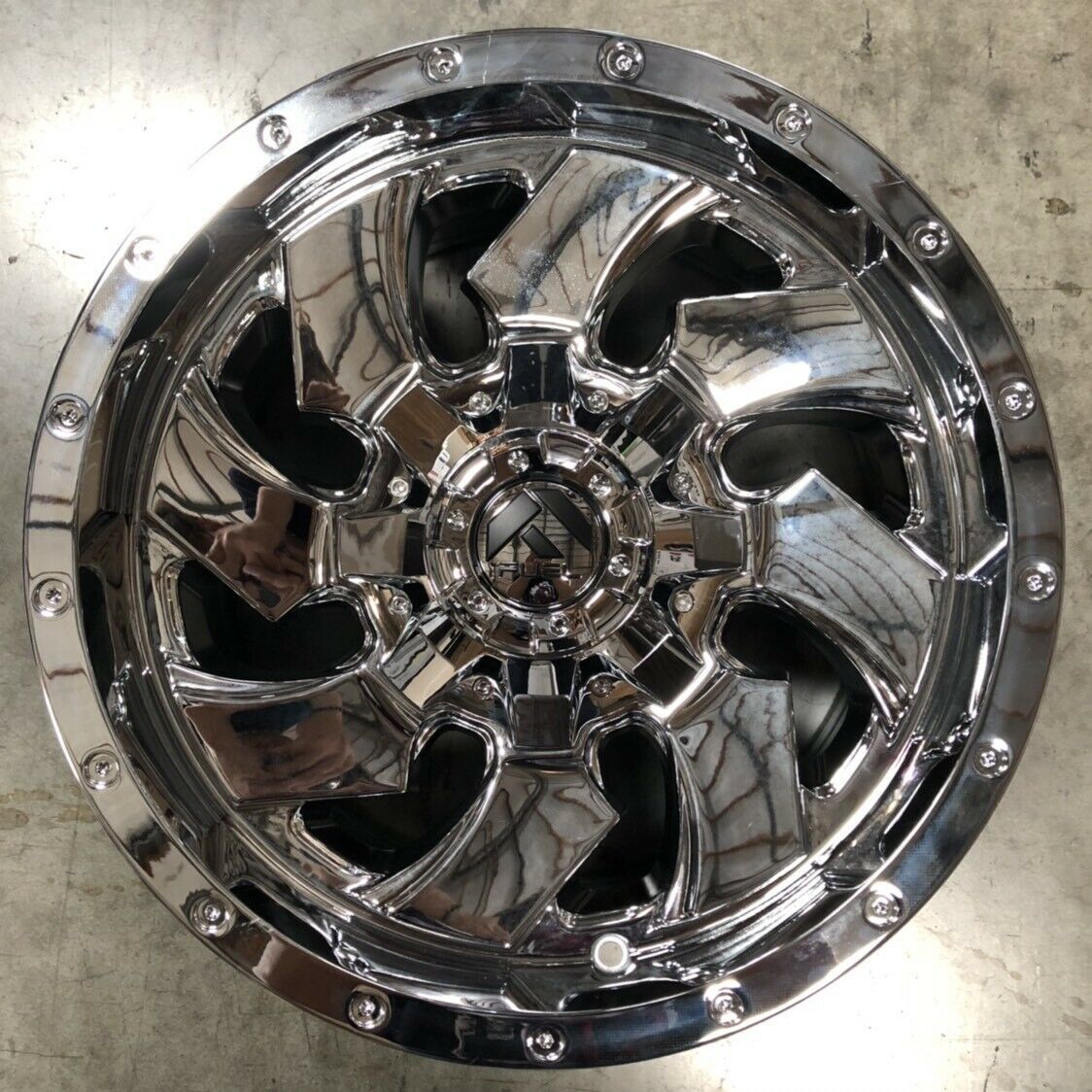 Used 17x9 Fuel D573 Cleaver 6x135/6x139.7 1 Chrome Wheel(1) Wheels