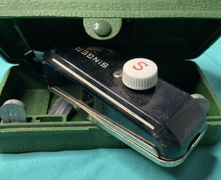 Vintage SINGER Buttonholer W654321N 160506 With Case - $23.42