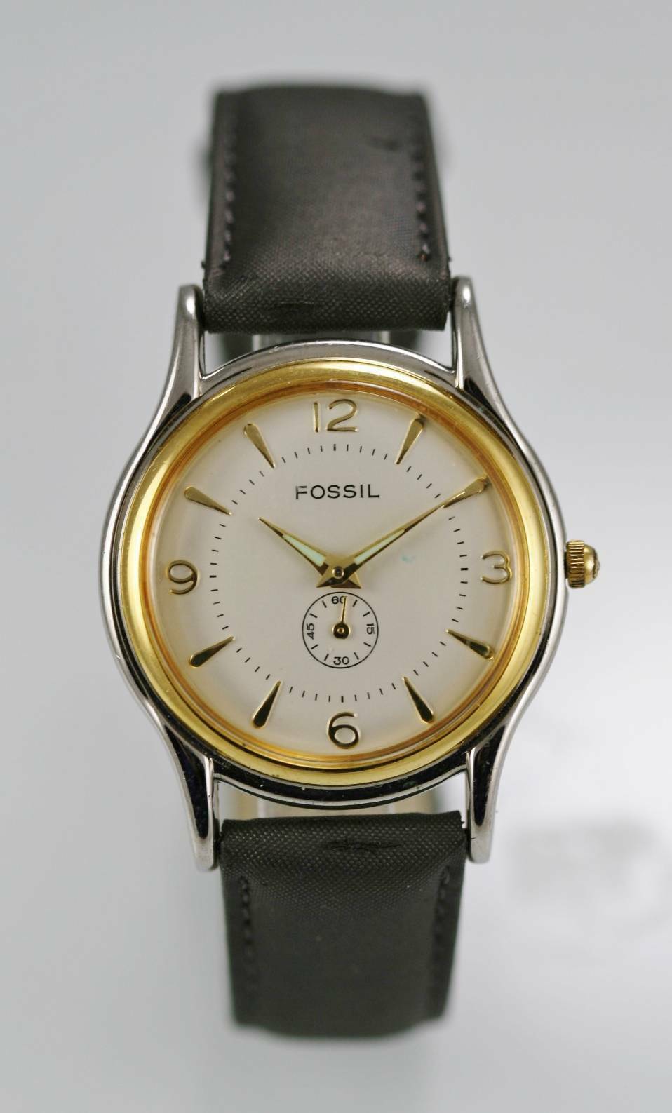 fossil dorado hombre