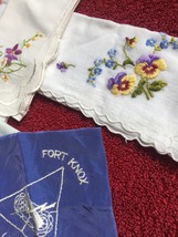 Set of 6 vintage embroidered handkerchiefs (mixed set) image 4