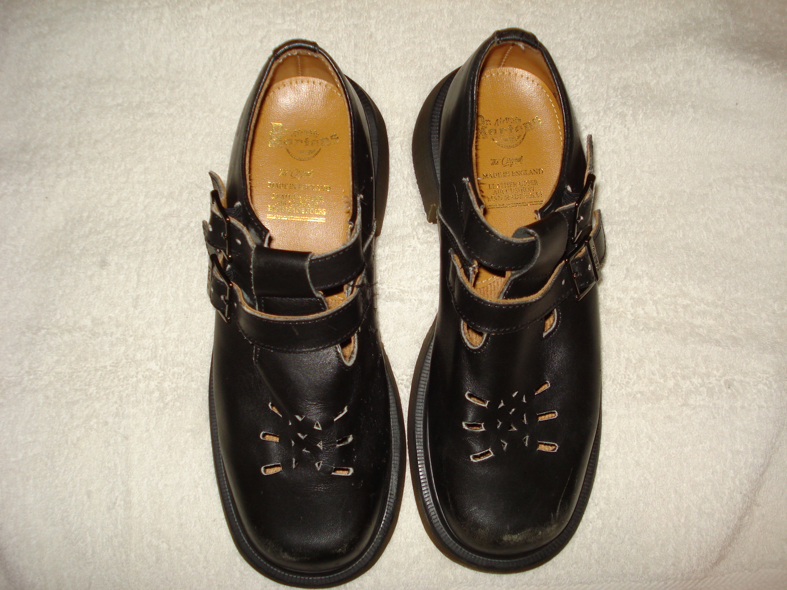 dr martens shoes size 5