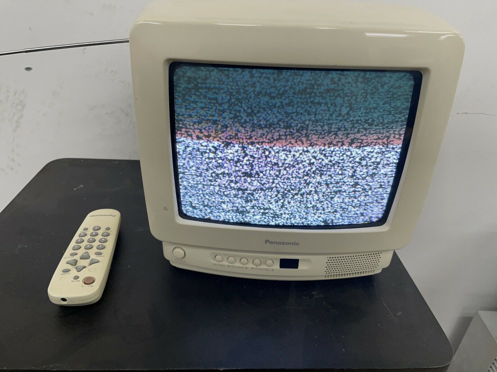 Vintage Panasonic white 8" Color CRT TV model CT9R11A With Remote