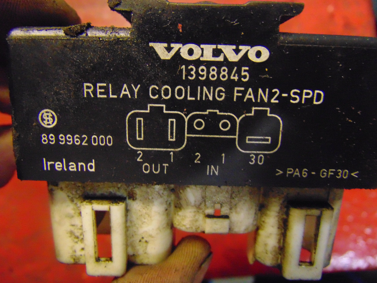 97 96 95 Volvo 850 oem 2 speed radiator cooling fan relay 1398845