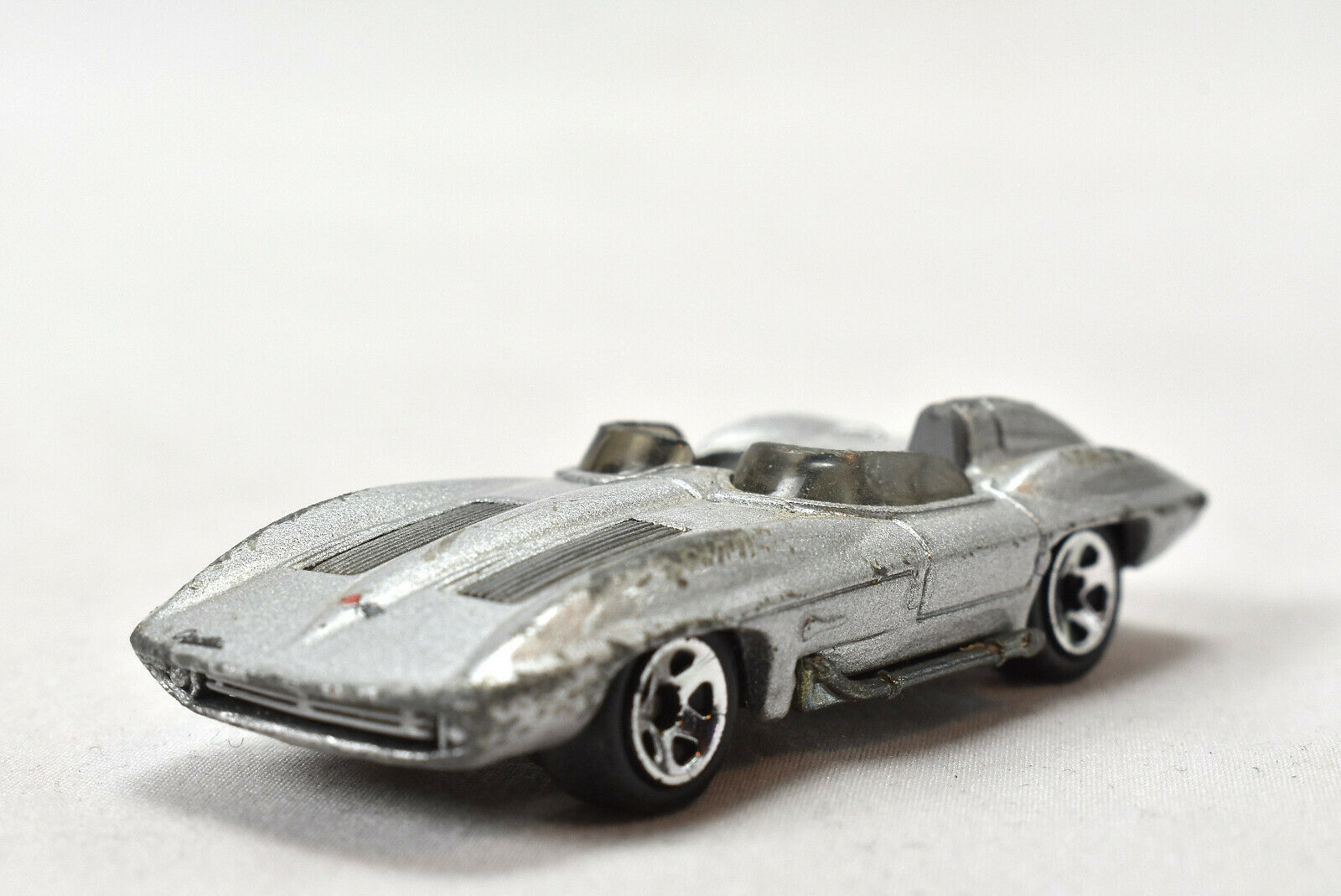 2002 Hot Wheels 1957 CORVETTE STINGRAY Chevy Die Cast Car Silver Mattel ...