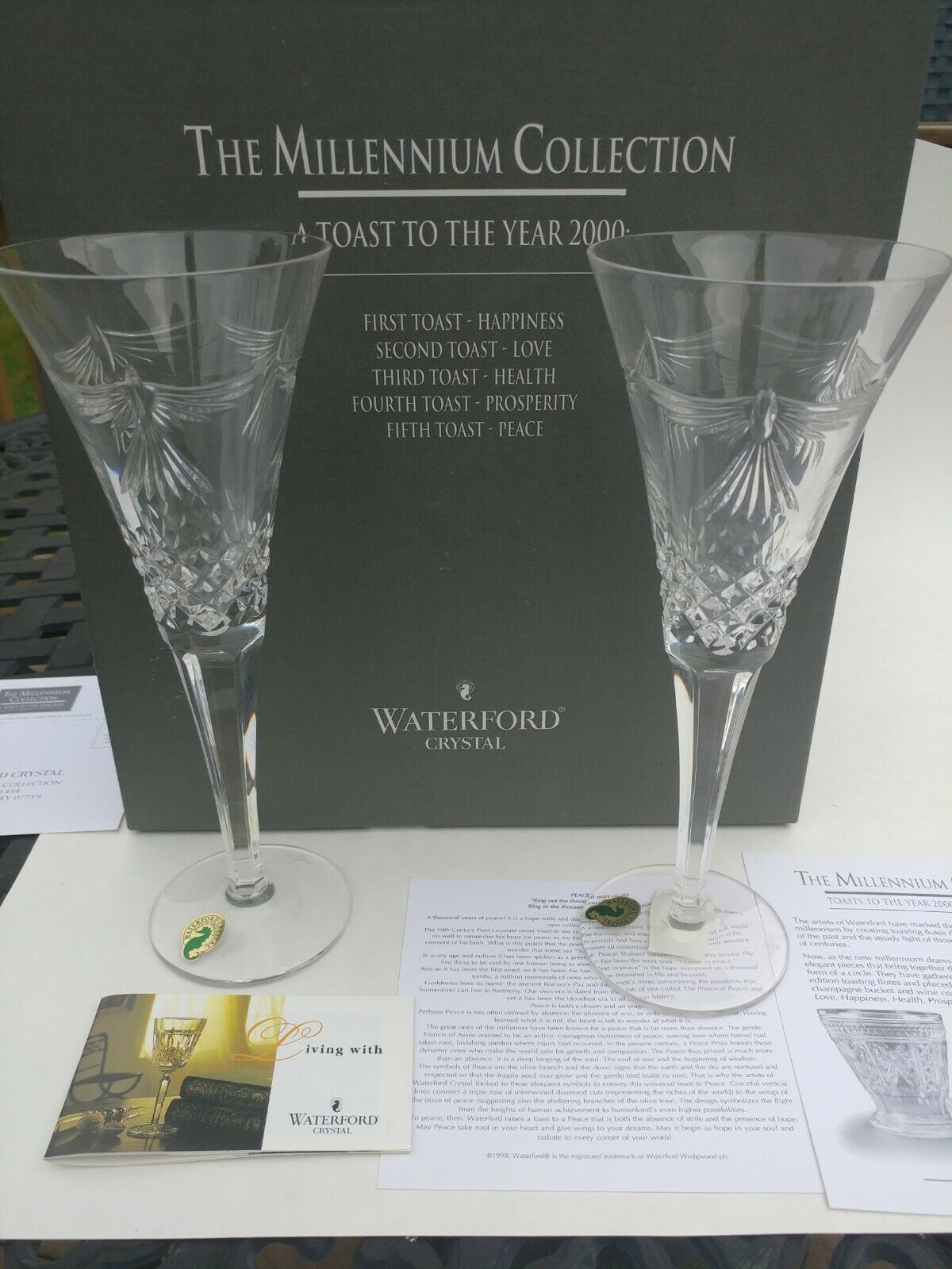 Monique Lhuillier by Waterford Modern Love Champagne Flute NIB Set of 2