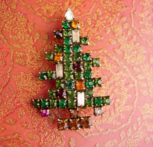 Vintage Weiss vintage Christmas Tree brooch / frosted baguettes - design... - $70.00