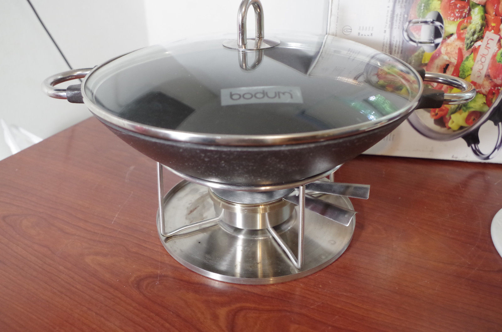 Bodum Cast Iron Wok Chambord Seasoned Finish w/ Burner Cookware
