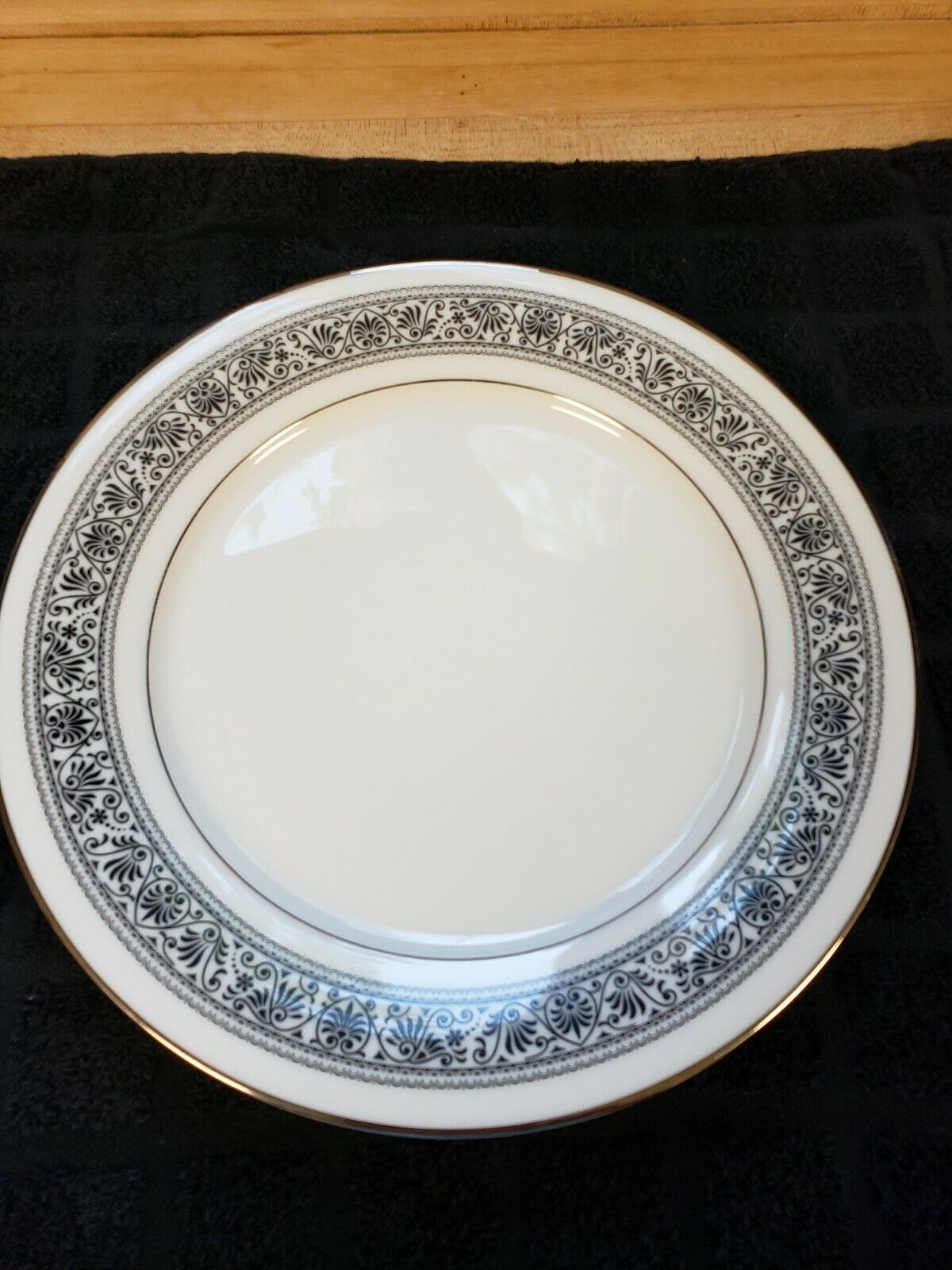 Primary image for Noritake Ivory Prelude 10" Dinner Plates (5)