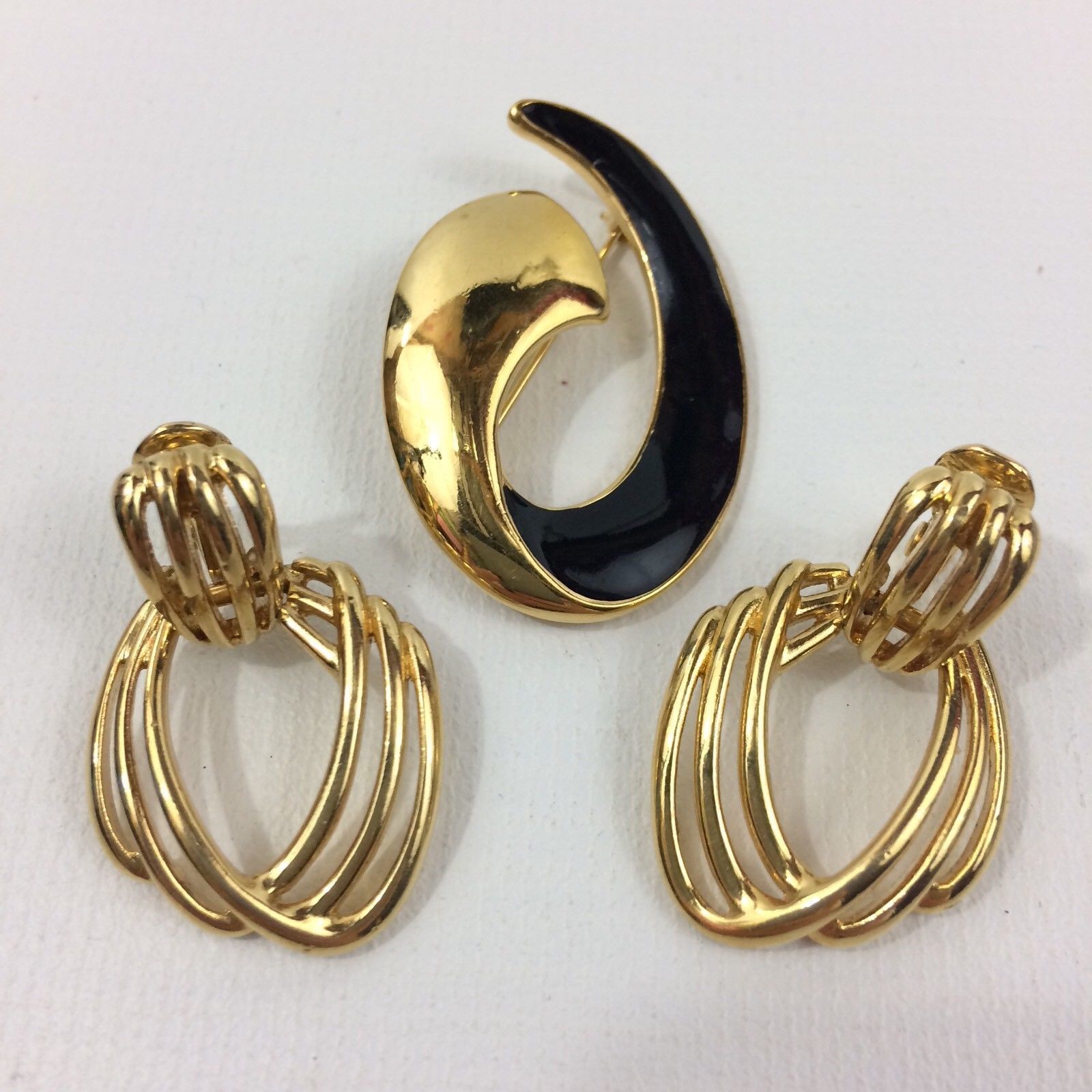 Vintage Monet Brooch Clip On Earrings And 30 Similar Items Vintage Monet Brooch Clip On Earrings And 30 Similar Items