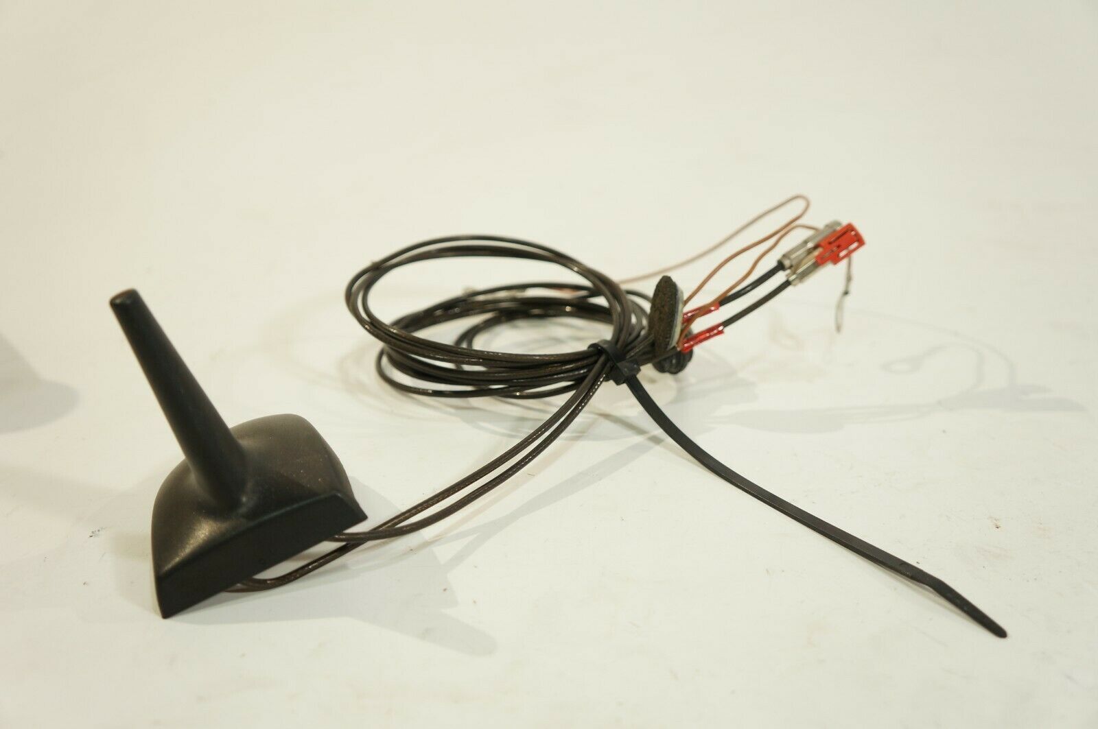 032006 mercedes w211 e320 e500 e55 shark fin roof top antenna