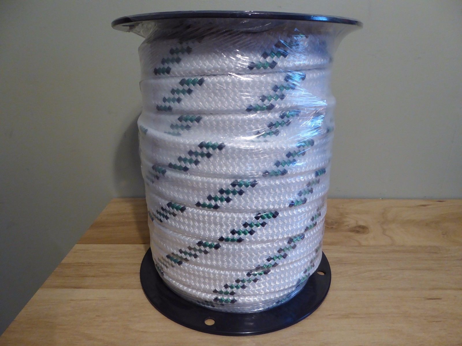 1.25/" x 100 ft hollow//flat braid polyester rope.100 ft.High Quality.Made in USA