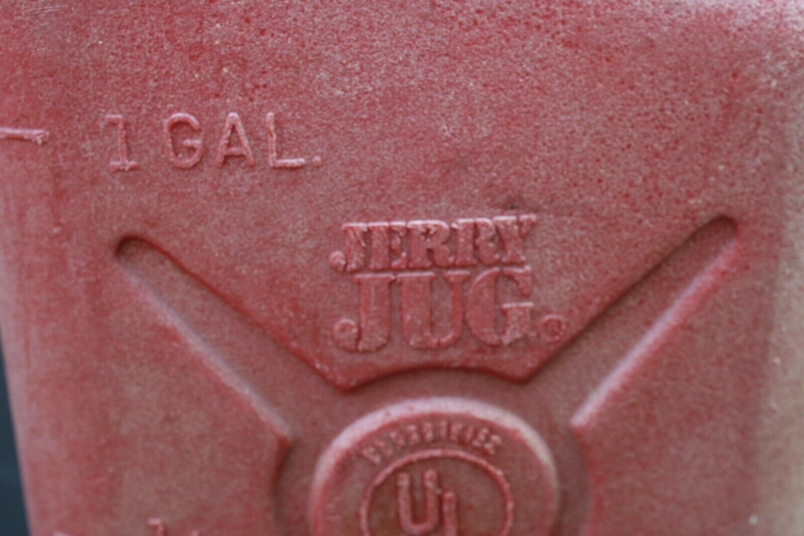 1986 Vintage Igloo Gas Can Jerry Jug 1 Gallon Model 1404 3.8 Litre