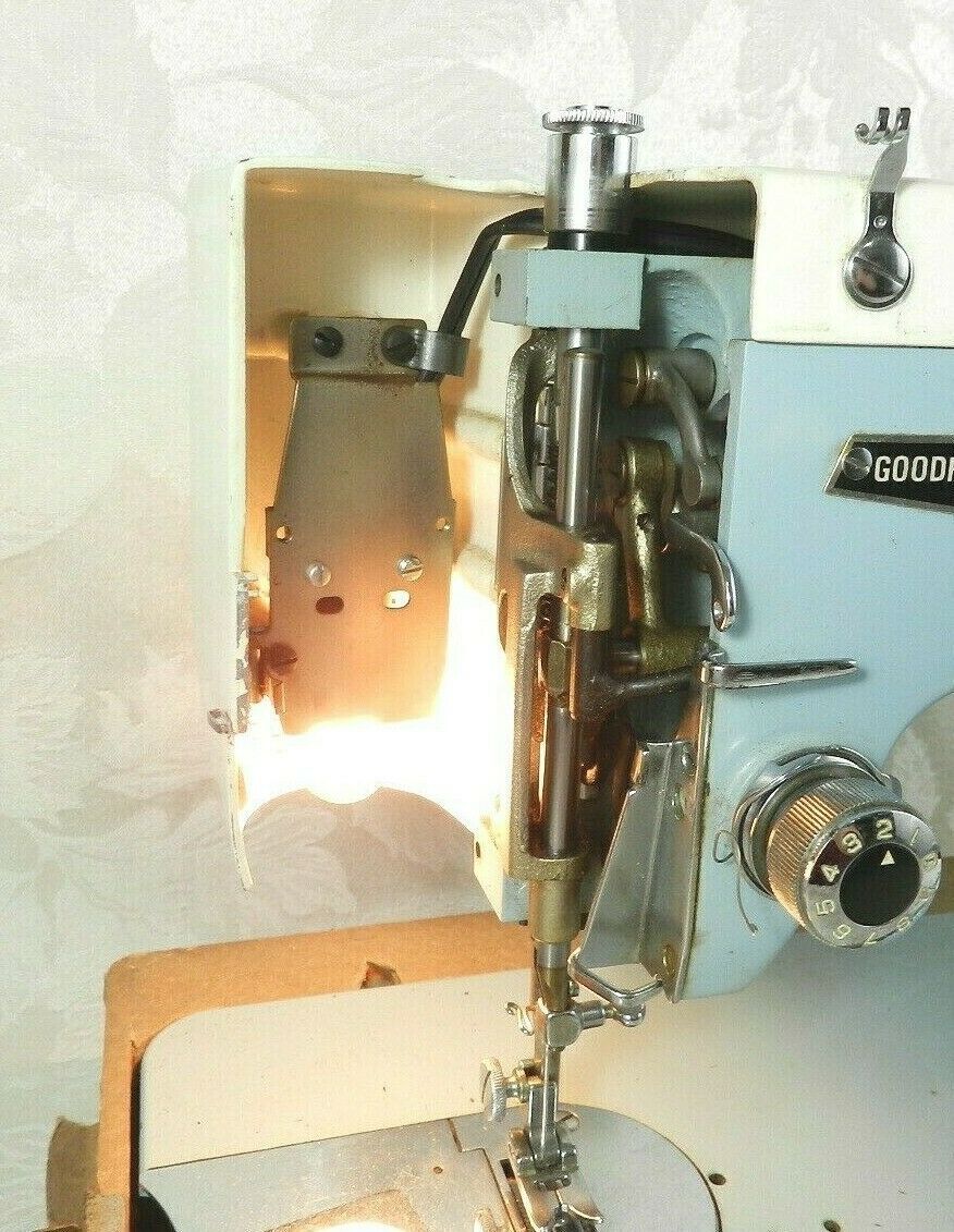 Vintage Good Housekeeper Sewing Machine Model 290 JA3 Turquoise Blue