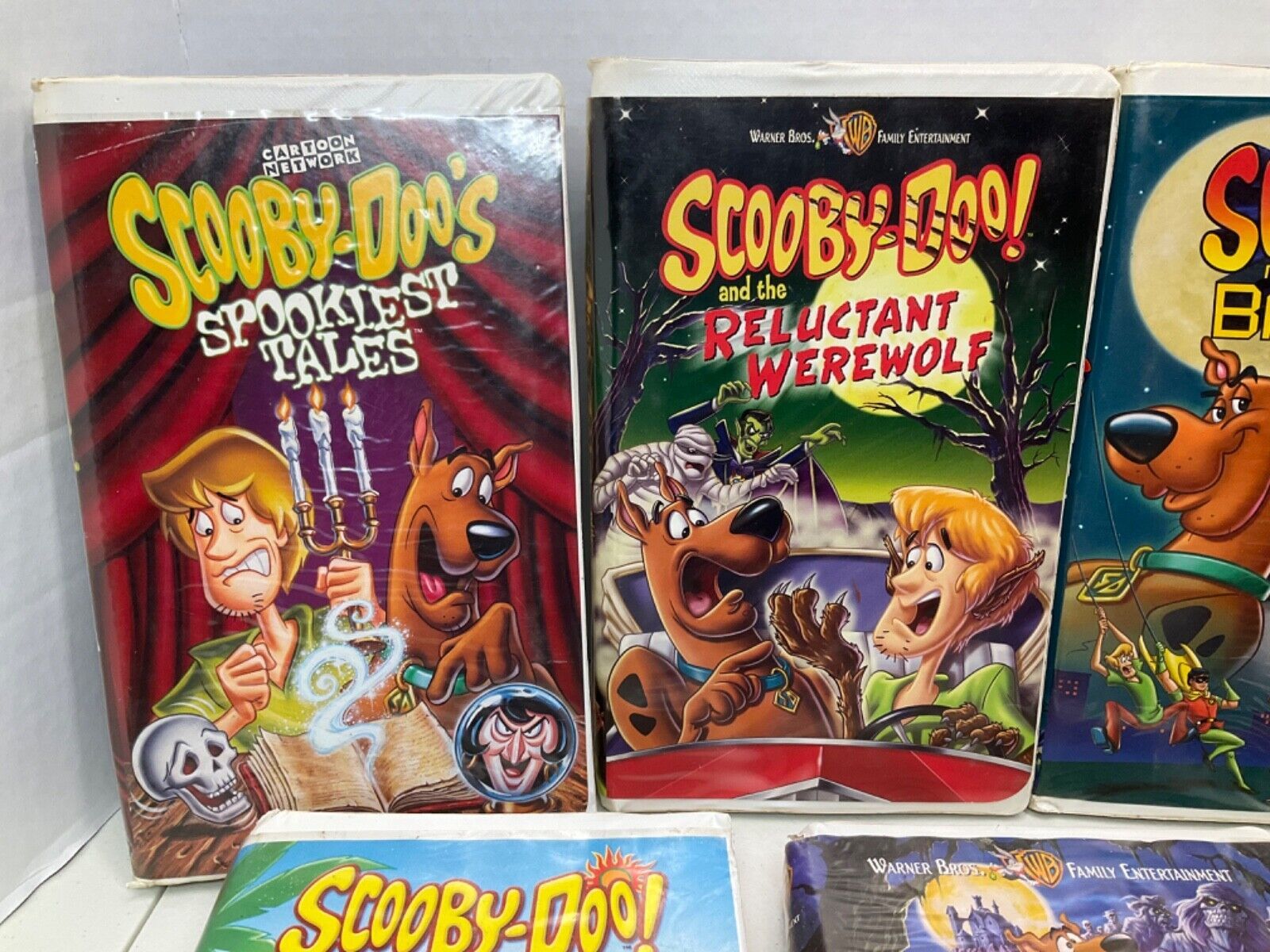 Lot Of 7 Scooby-doo Vhs Tapes Batman, Werewolf, Spookiest Tales, Etc 