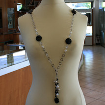 .925 SILVER RHODIUM NECKLACE WITH BLACK ONYX, WHITE PEARLS, CRYSTALS AND AGATE image 2