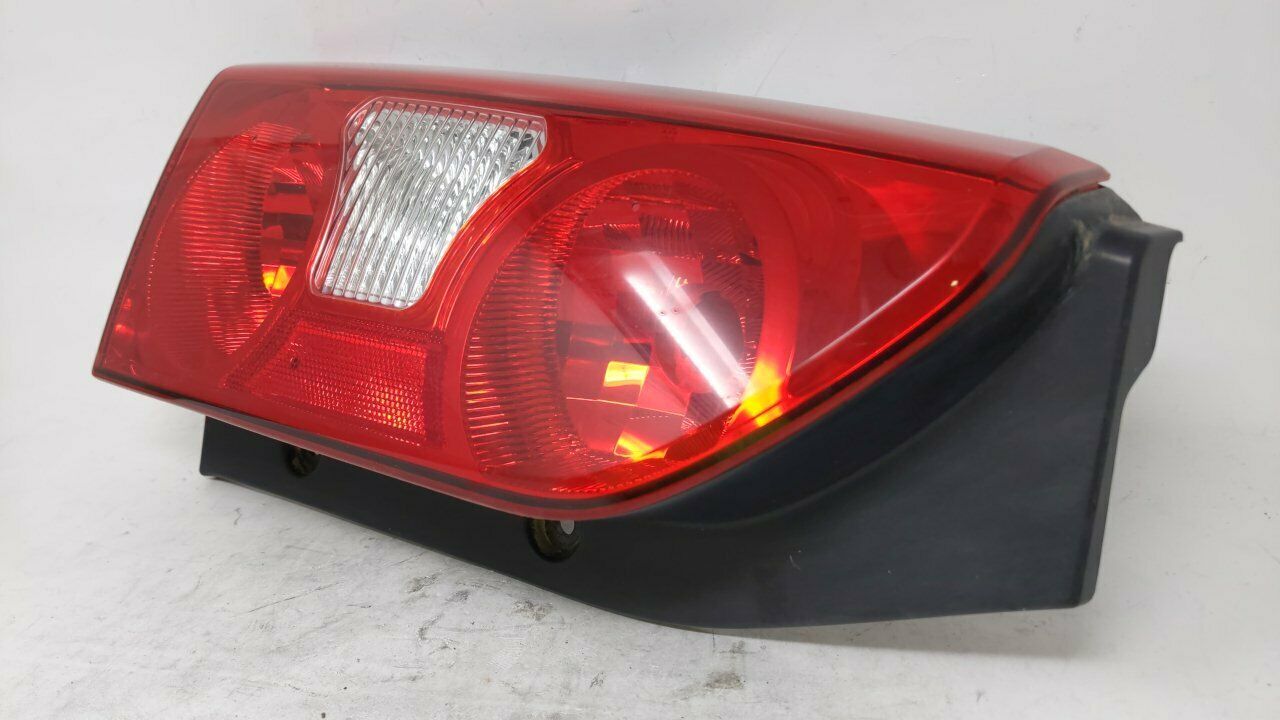 20052015 Nissan Xterra Driver Left Side Tail Light Taillight Oem 49330