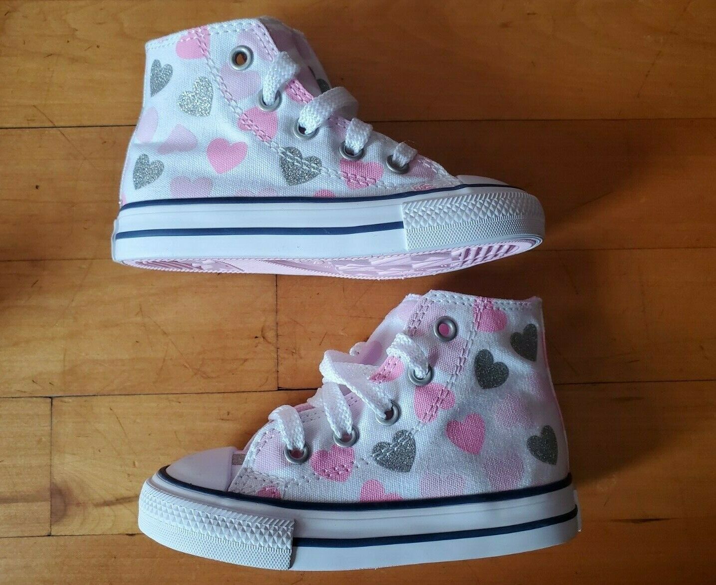 heart design converse
