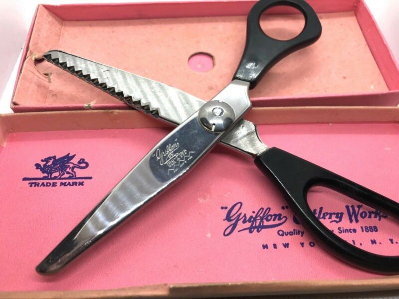 Simplicity Vintage Metal Sewing Scissors 2 W x 4.2 L
