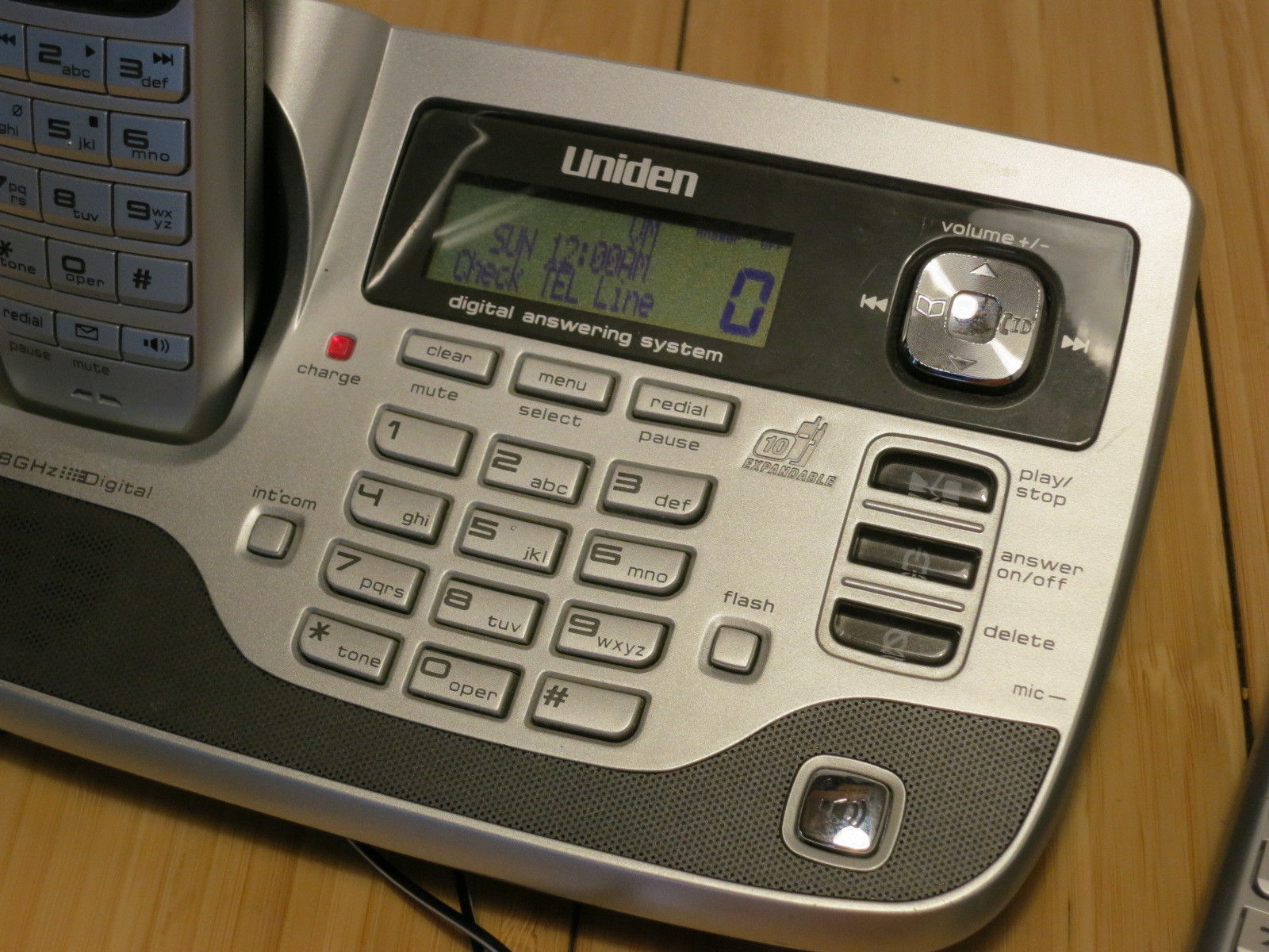 Uniden TRU8880-2HS PowerMax 5.8GHz LINE BASE UNIT