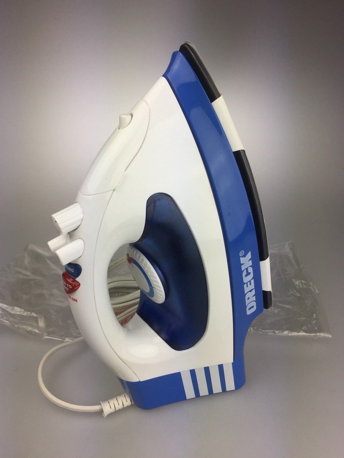 Oreck Cord/Cordless Steam Iron Model JP-8100CB - Irons