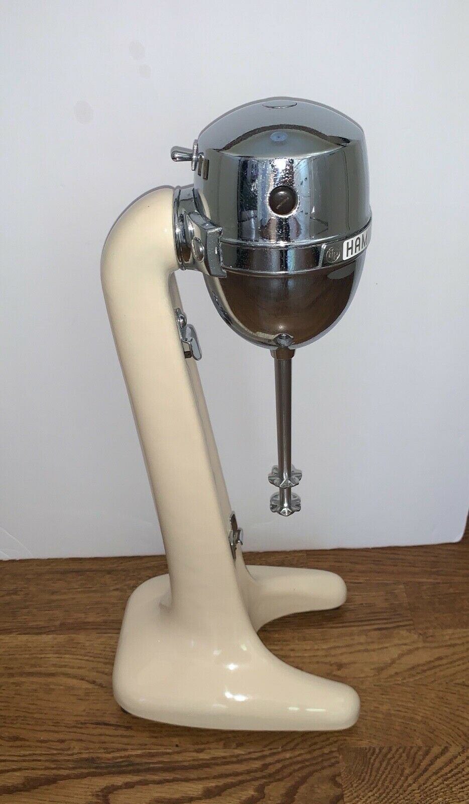 Hamilton Beach Model 30 DM Milkshake Mixer Almond Color Circa 1950's