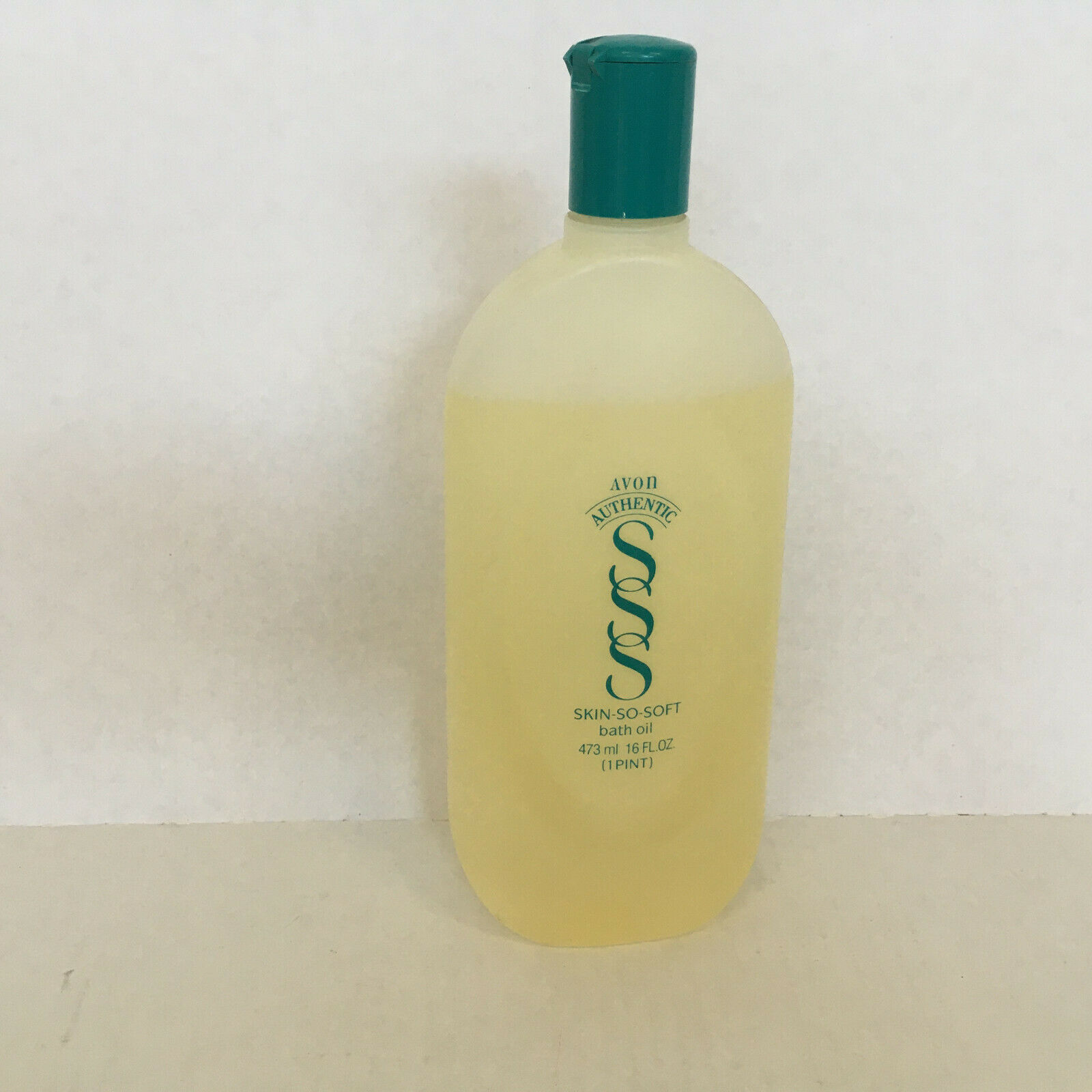 Vintage 1991 avon authentic skin so soft bath oil 16 oz size container
