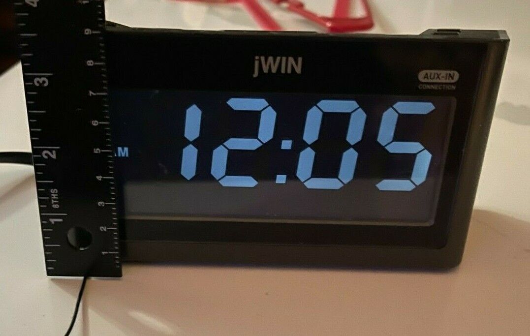 jWIN AM/FM Radio Auxiliary iPod Connection Alarm Black Clock LARGE