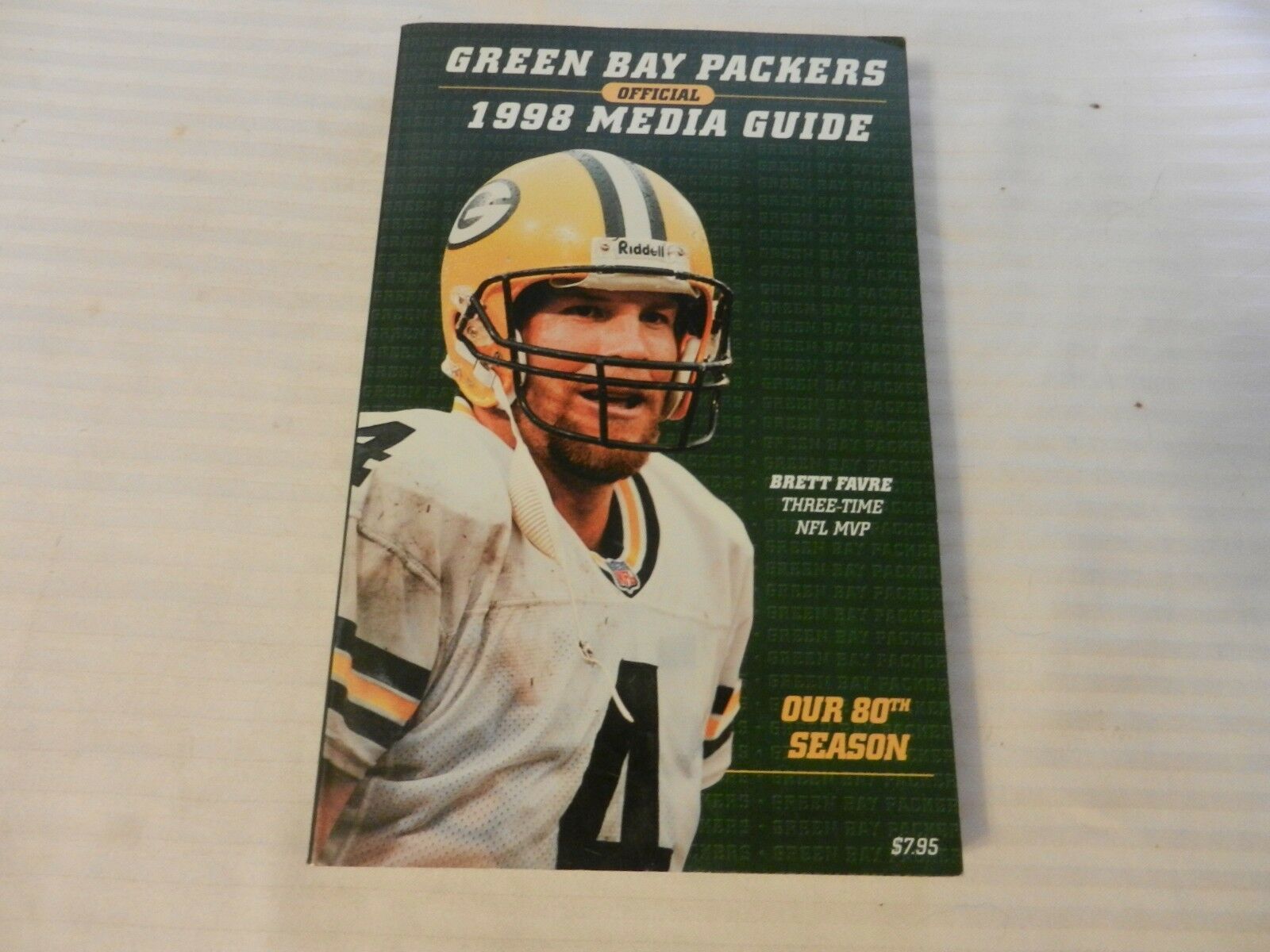 Primary image for 1998 Green Bay Packers Official Media Guide Book Brett Favre on cover