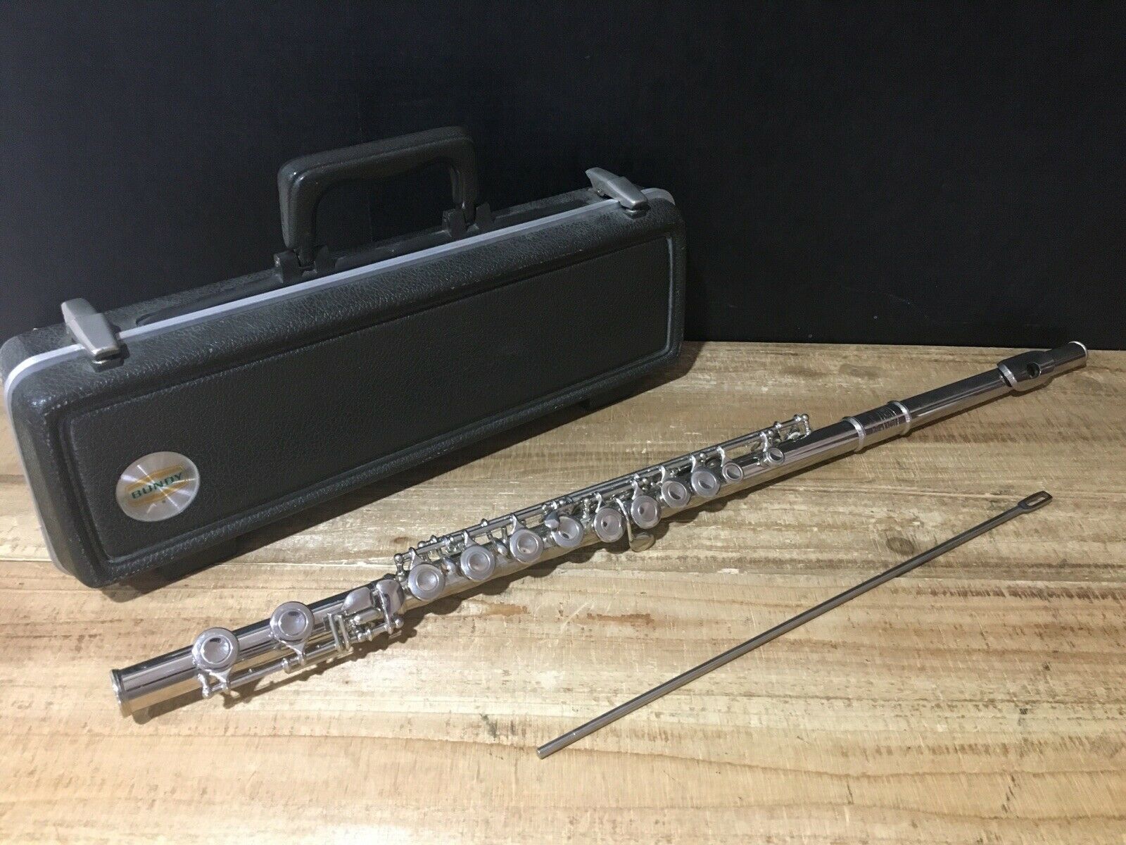 THE SELMER COMPANY USA BUNDY FLUTE #586458 WITH HARD CASE - VINTAGE - Flute