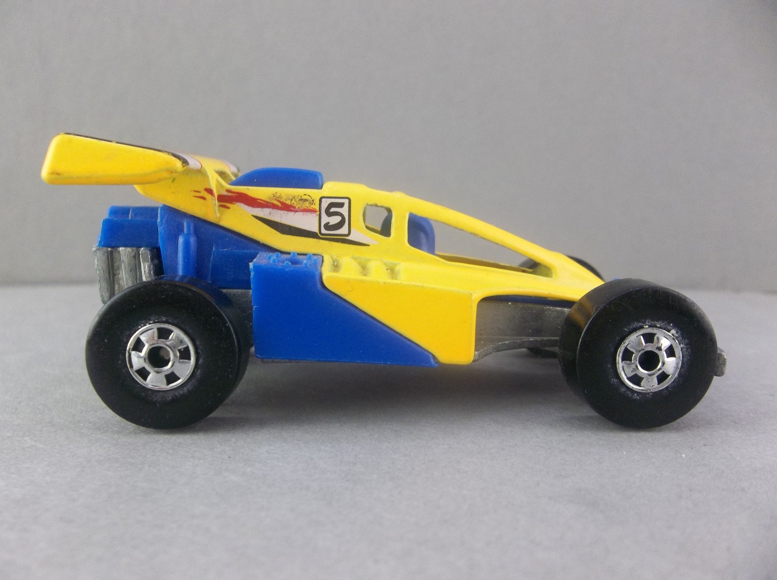 Hot Wheels 1991 Shock Factor Racing Yellow Blue Racecar Contemporary