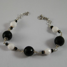 .925 RHODIUM SILVER BRACELET WITH BLACK ONYX AND WHITE AGATE image 1