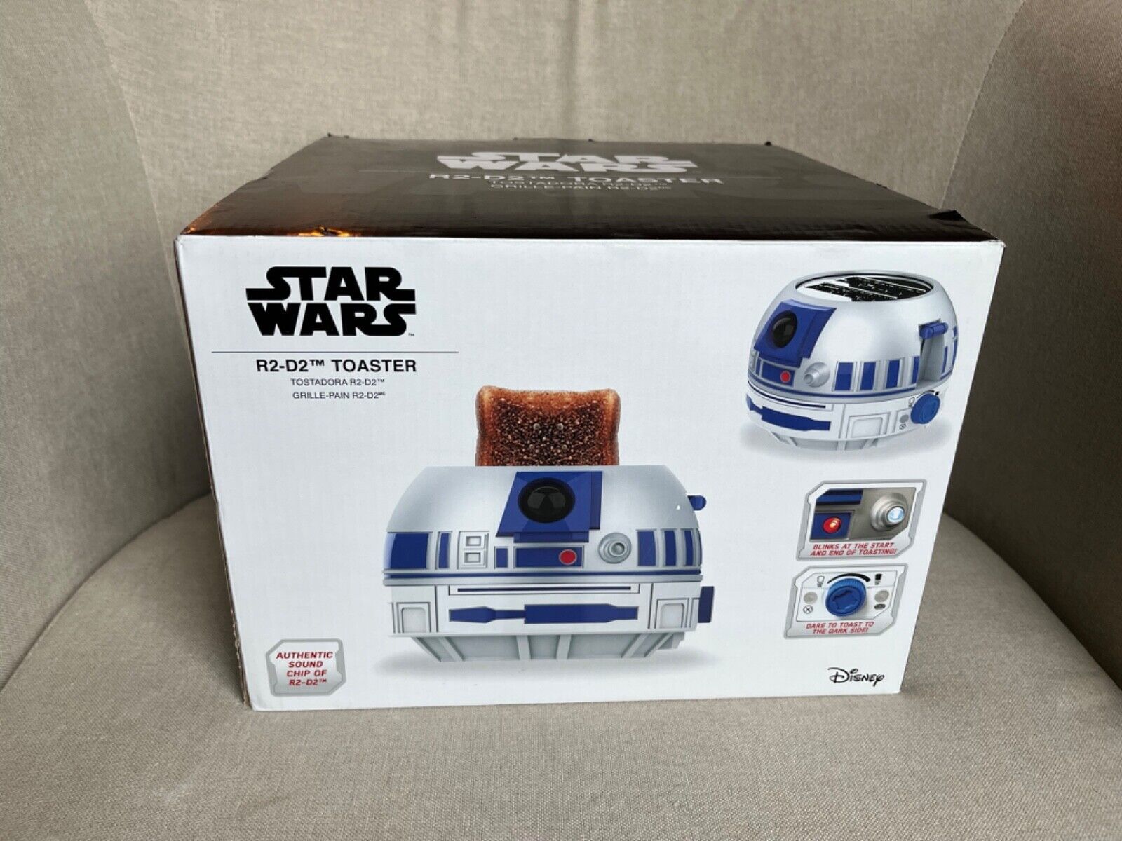 Star Wars R2D2 2Slice Toaster, light up, makes sound Disney R2D2 NEW