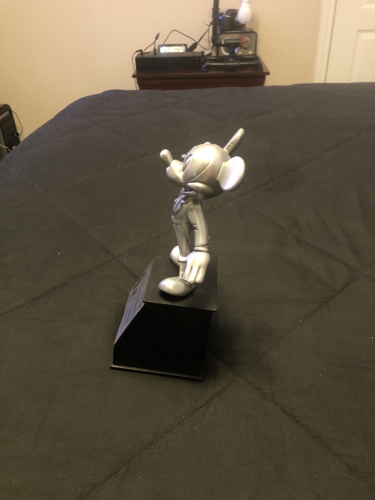 statue mickey mouse