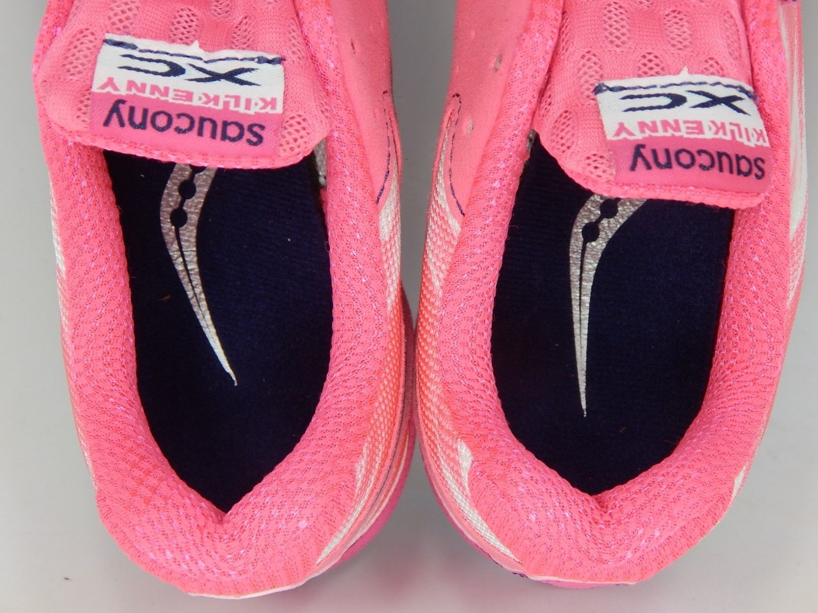 spikeless track flats