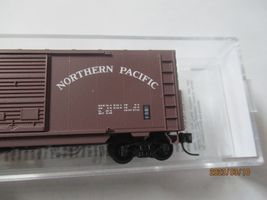Micro-Trains # 06800560 Northern Pacific 40' Double Door Box Car N-Scale image 4
