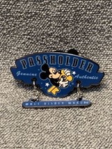 DISNEY WDW 2002 PASSHOLDER EXCLUSIVE MICKEY MOUSE DANGLE PIN KG - $21.78