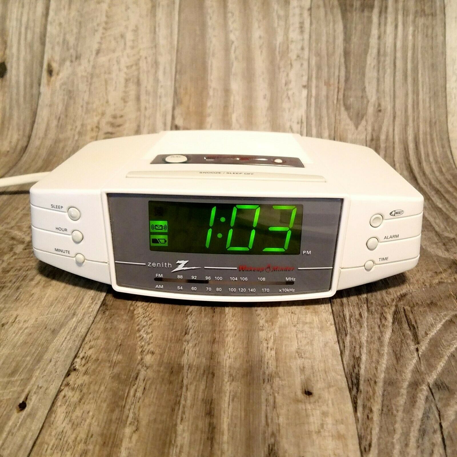 Vintage ZENITH Z128 AM/FM Radio Wakeup Minder Alarm Clock Alarm