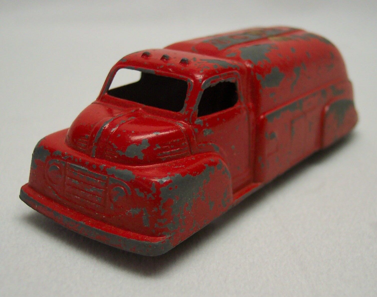 VINTAGE 1949 TOOTSIE TOY RED ORANGE DIECAST METAL OIL TANKER TRUCK