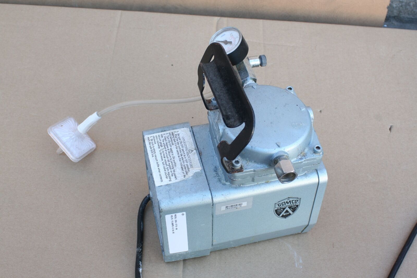 Gomco/GAST VACUUM PUMP MODEL DOAV718AA 115V 60Hz Medical/Dental