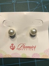 1x Premier Designs Button Up Earrings Faux Pearl Studs New Nice Vintage 5mm - $11.88